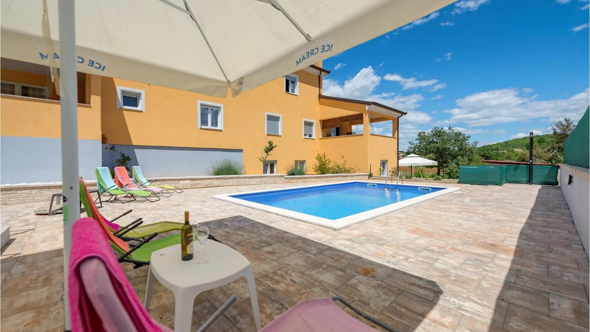 Beautiful Home In Sorici-Kanfanar With Kitchen Tatil Evi