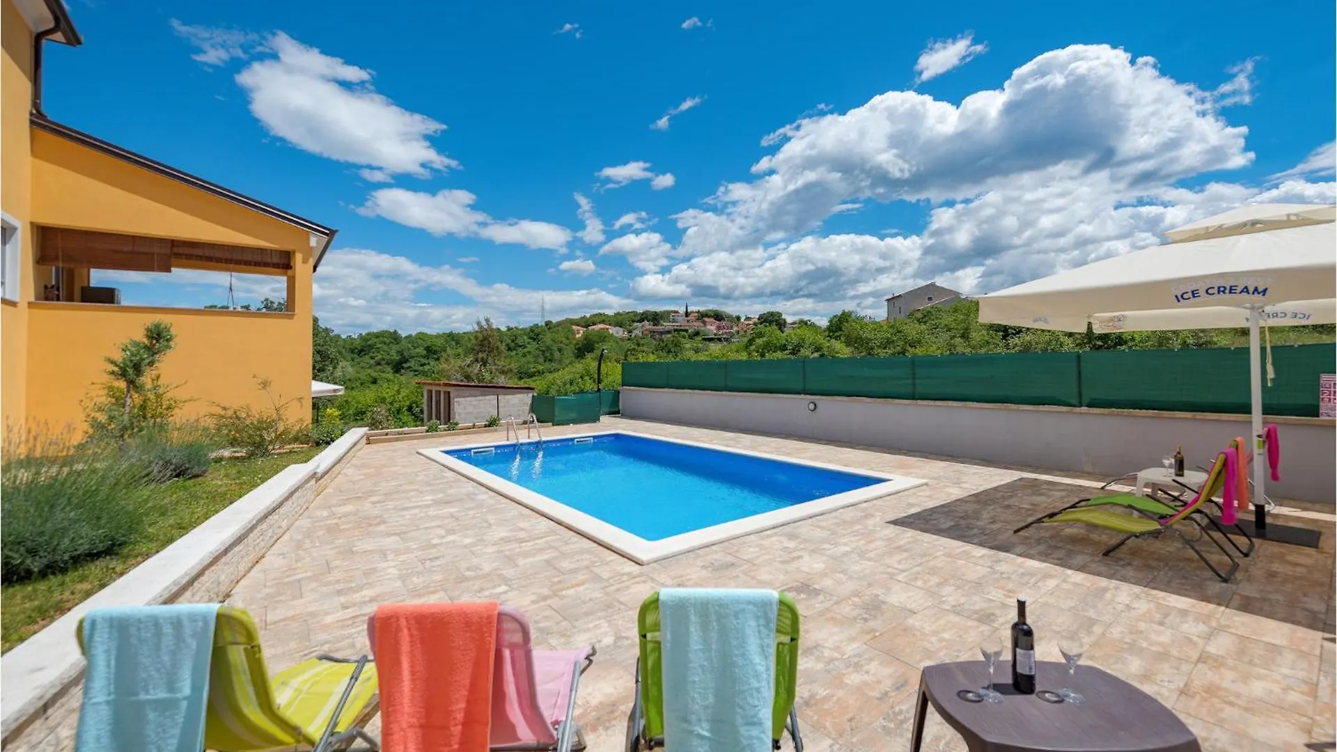 Beautiful Home In Sorici-Kanfanar With Kitchen 0*, Sorici Hırvatistan