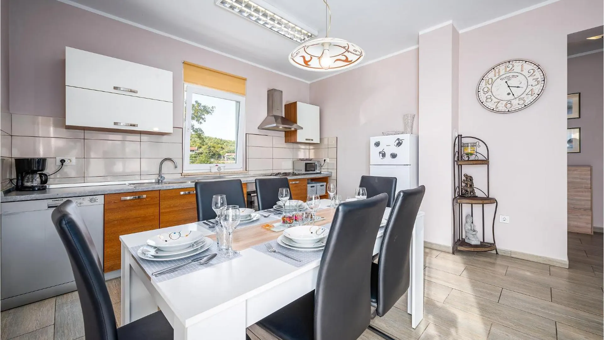 Beautiful Home In Sorici-Kanfanar With Kitchen Feriehus Sorici